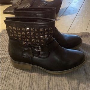 Women’s boots